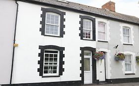 No 9, Watchet